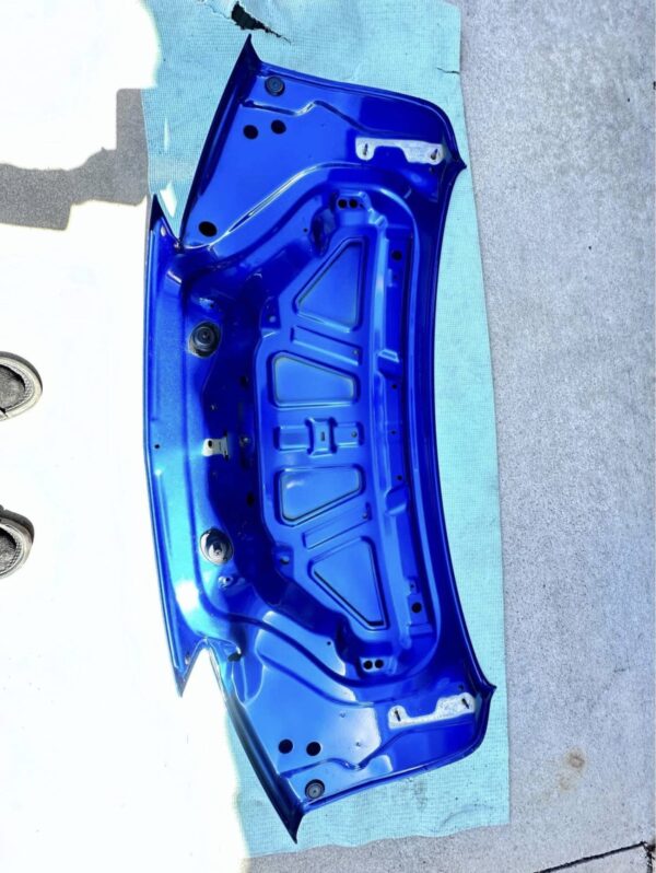 chevy camaro 2016-2022 OEM  trunk - Image 2