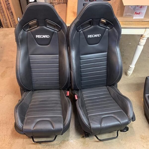 Ford mustang Track Pack set of Recaro leather seats. Good airbags.