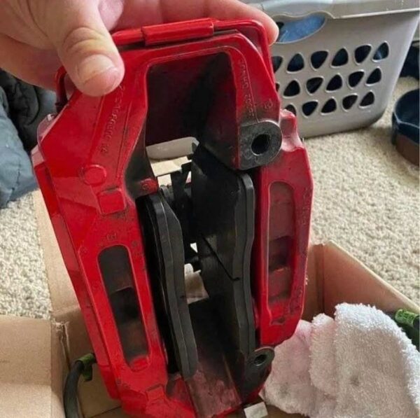 GT500 brake calipers and knuckles - Image 3