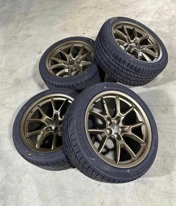 Dodge Charger or Challenger. Size: 275/40ZR20